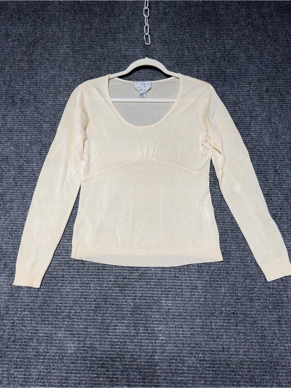 Vintage Talbots 100% silk Cream Scoop-Neck Long Sleeve Knit Top